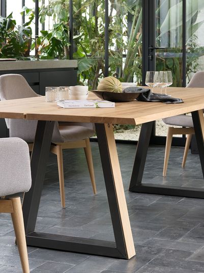 Sessel Lotus & Tisch Goa von Mobitec