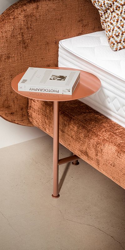 Aria Bet T180   Sassari Cognac   Detail Nachttisch